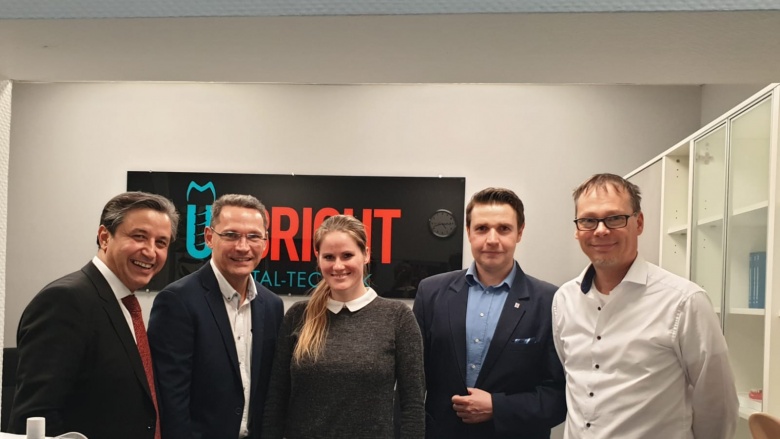 v.l.n.r. MIT-Kreisvorsitzender Raif Toma, Andreas Bellof, ZTM Lisa Ulbricht-Schmalz, Innungsgeschäftsführer Christian Mankel, ZTM Peter Eiselt v.l.n.r. MIT-Kreisvorsitzender Raif Toma, Andreas Bellof, ZTM Lisa Ulbricht-Schmalz, Innungsgeschäftsführer Christian Mankel, ZTM Peter Eiselt